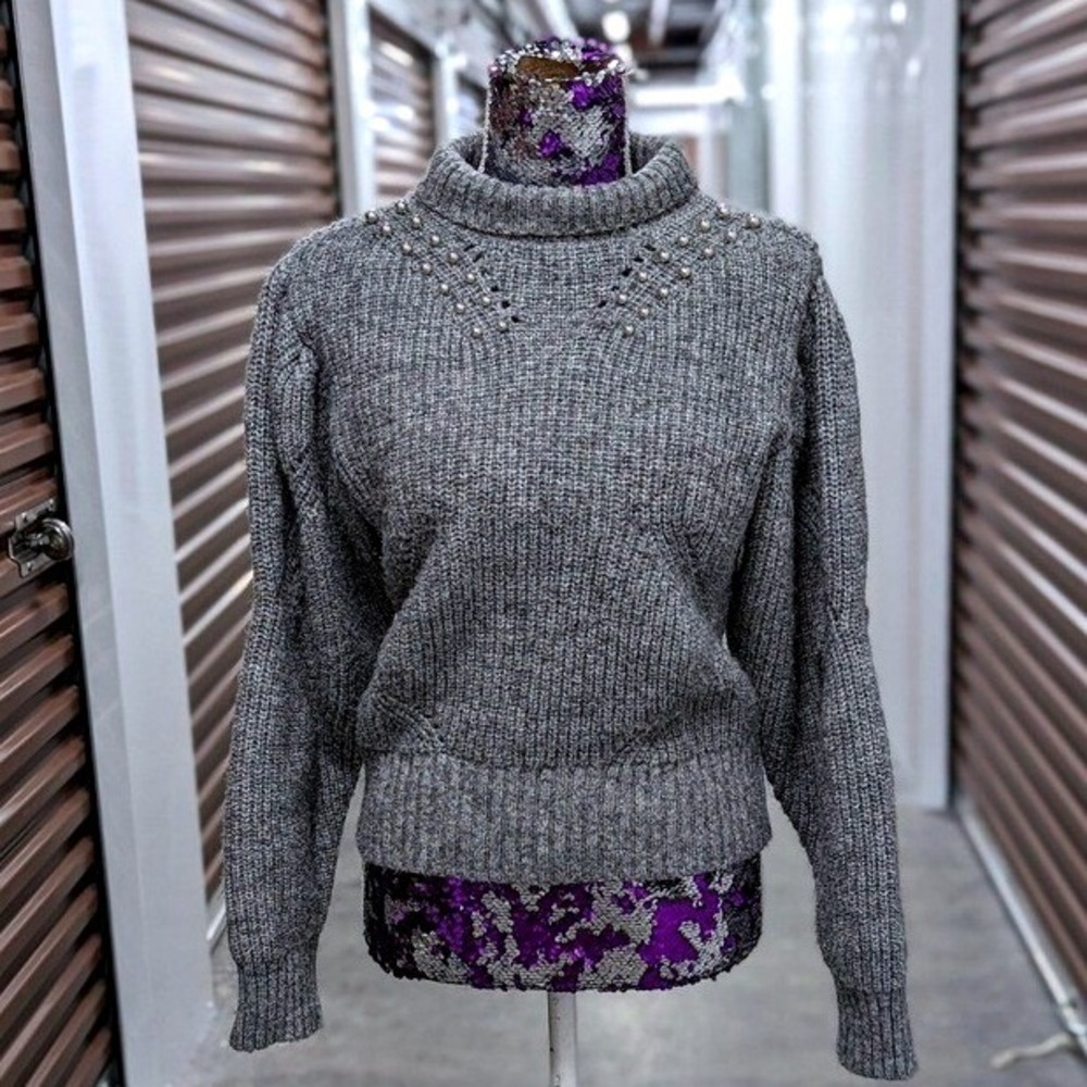 Quiet Luxury Pearl Stud Mock Neck‎ Sweater Guess Gray Cozy Knit Old Money Medium